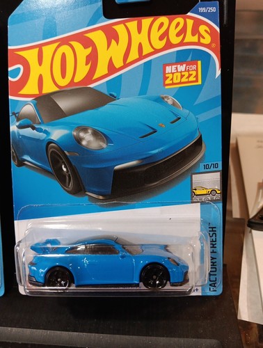 hot wheels lotof 4 Assorted Porsches - Picture 2 of 5