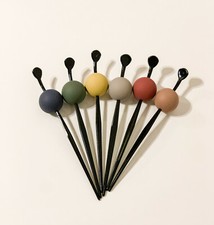 1 pair of Japanese Geisha Style Hairstick Hair Stick with Globe Ball Design  