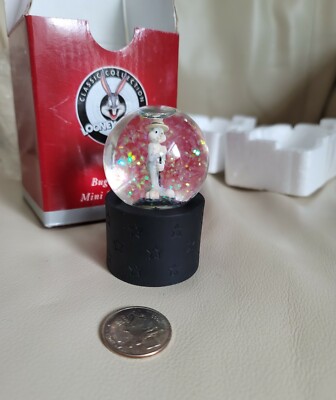 Warner Brothers vintage 1999 snow globe Bugs Bunny in a box, vintage gifts
