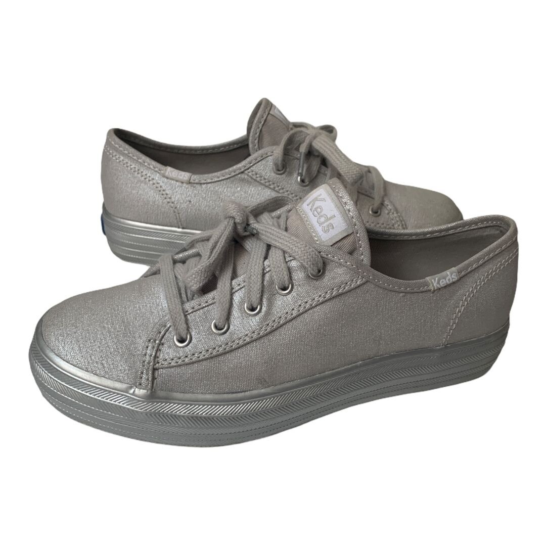 Silver Size 3 Low-top Lace-up Canvas