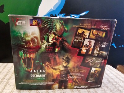 McFarlane Toys Alien and Predator Deluxe Boxed Set Movie Maniacs 5