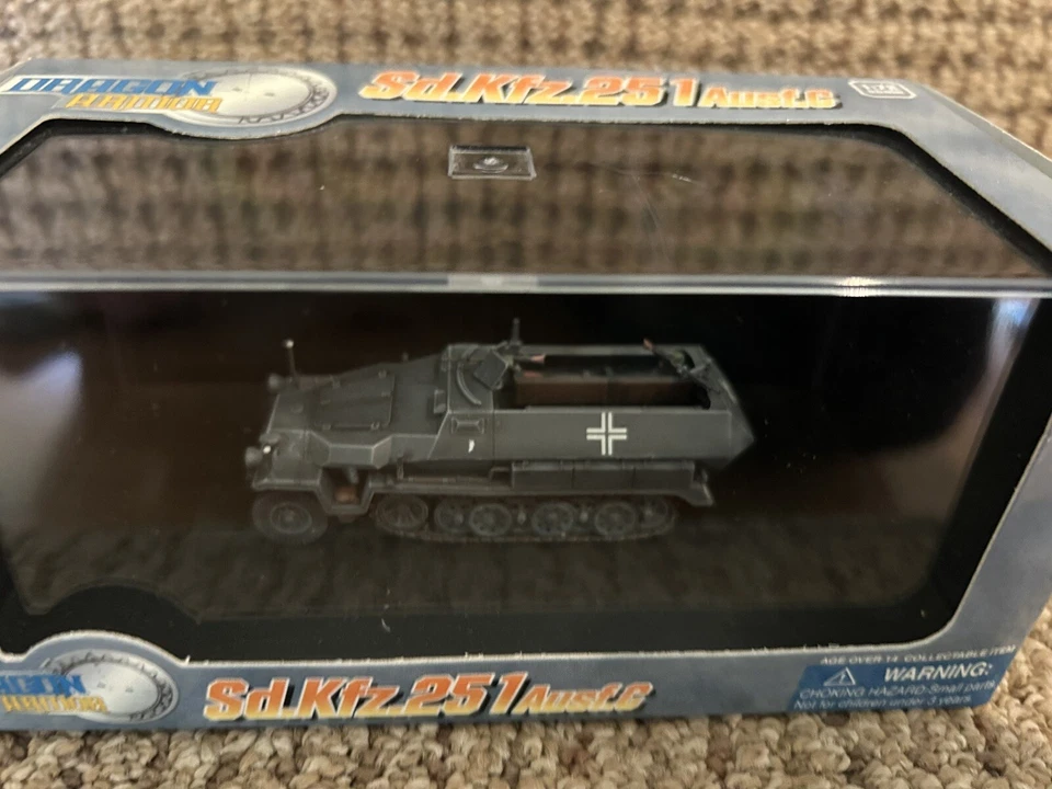 Dragon Armor 1:72 Sd.Kfz.251 Ausf C, Inf. Div. GD, E. Front 1942, No. 60229 - Image 3 of 4