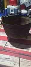 Primitive Antique Cast Iron 3 Legged Cauldron Cowboy Kettle Pot Gate Mark Bail