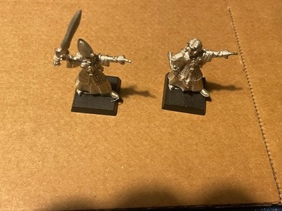Hochelfen Adlerkralle Bolzenwerfer Metall 2 x Crew NUR Warhammer Old World Lot 4