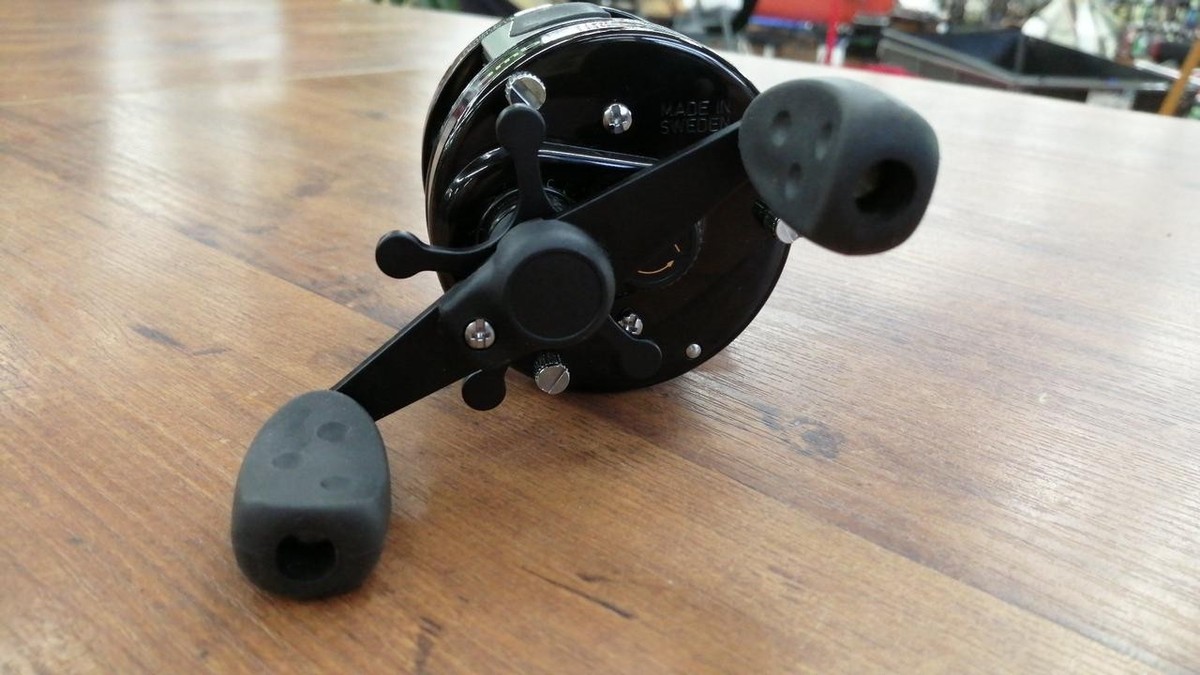 リール ambassadetr UC4601C Dual2 Deal2 Abu Garcia Ambassadeur UC 4601C Dual2 Deal 2 Black Left