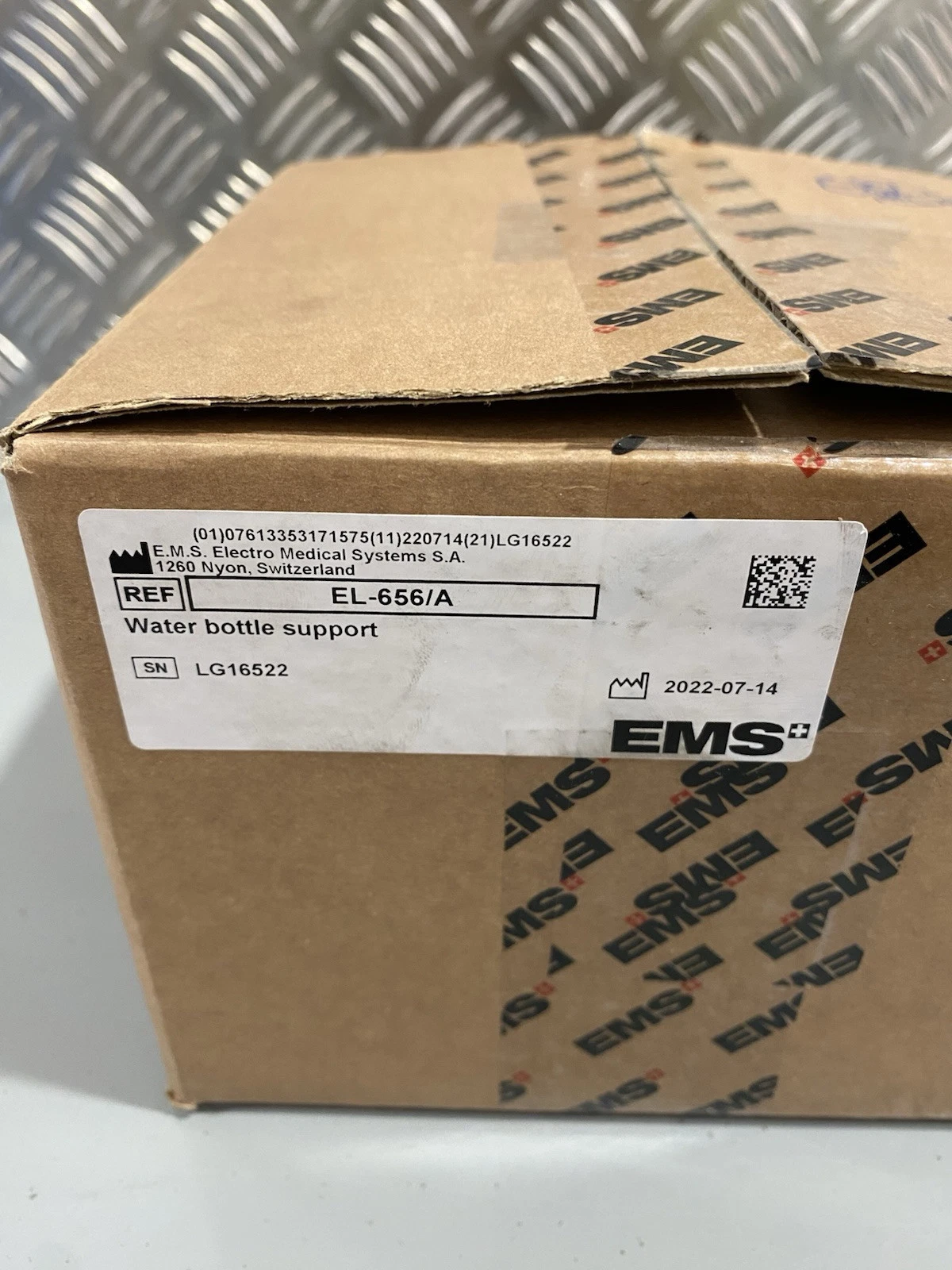 EMS Airflow Station Water Bottle Support EL-656/A Brand New In Box 2