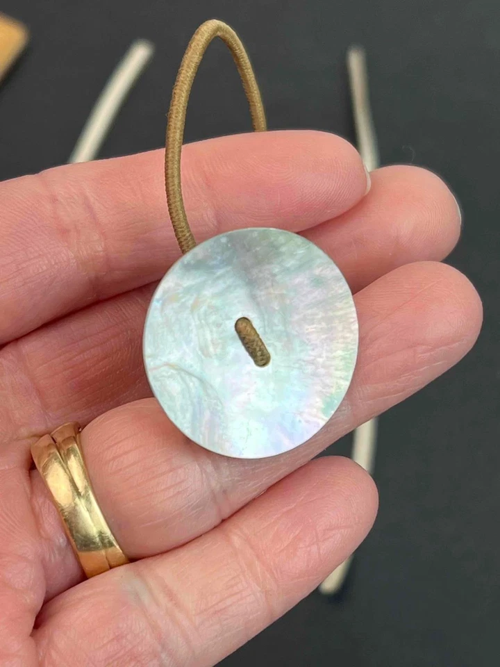 AMERICAN GIRL KAYA MEET Abalone SHELL Indian HAIR TIES-older version Accessory - Image 4 of 4