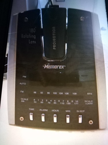 Memorex Projektionswecker "180 drehbare Linse" AM/FM Radio mit Wecker... - Bild 1 von 4