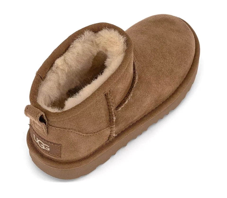 NUEVO EN CAJA Auténticas UGG 1130750K Niños Clásicas Ultra Mini Botas Castaño EE. UU. 3 4 5 6 Foto 2 de 4