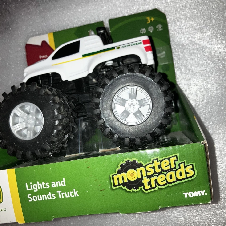 Camión oficial John Deere Monster Treads luces y sonidos blanco Foto 4 de 4