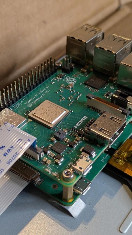 Raspberry Pi 3 Model B+ With Official 7” Touchscreen Display | Complete Kit - Image 4 of 4