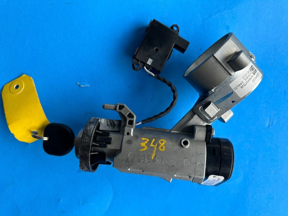 2012-2017 BUICK VERANO IGNITION SWITCH LOCK W/KEY & IMMOBILIZER -OEM 13504286 - Image 2 of 4