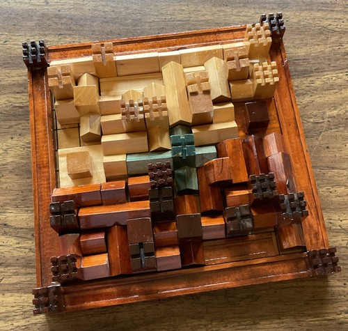 Vintage Cathedral The Game Of The Mediaeval City Wooden Edition 1978 32 Pieces + - Picture 4 of 14