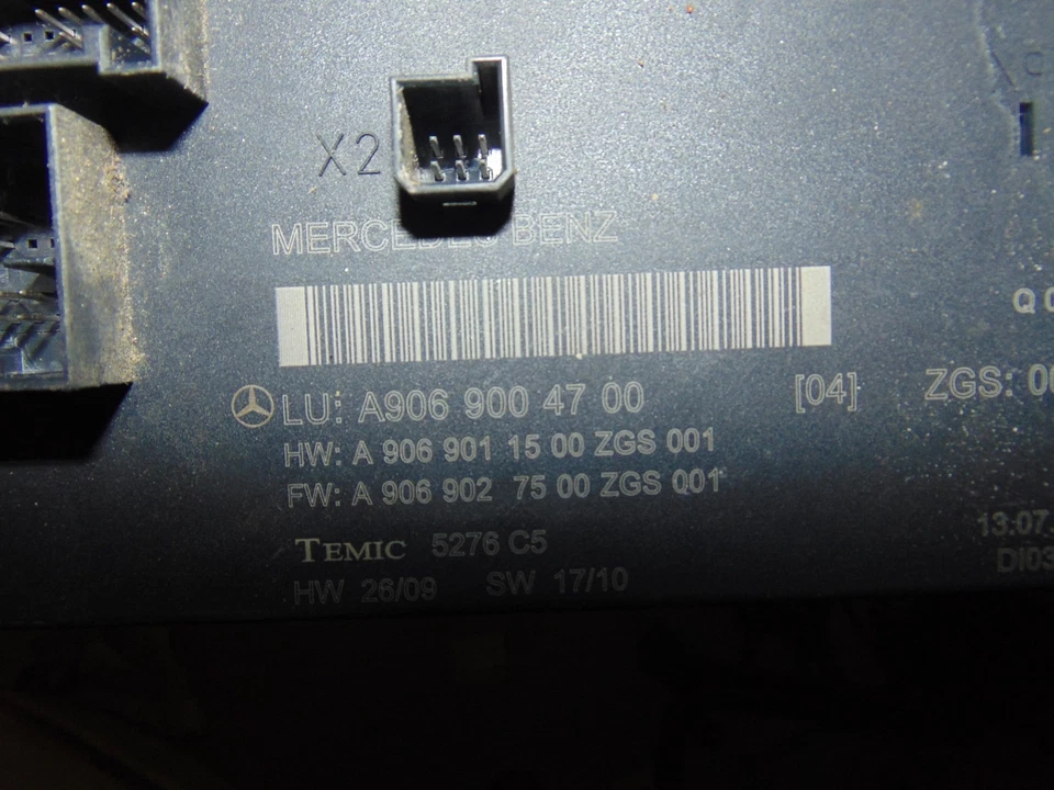 SAM control unit MODULE 2011 Mercedes-Benz FREIGHTLINER Sprinter VAN A9069004700 - Image 3 of 3