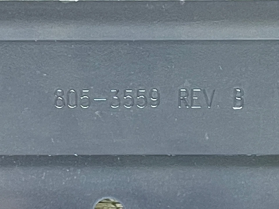 Apple Xserve G5 Mounting Hardware - Rail Cabinet Mounting 805-3560 + 805-3559 - Image 4 of 4