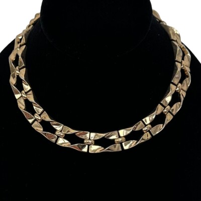 Vintage Trifari Pat Pend Gold Tone Rectangular Twist Link Collar ￼Necklace