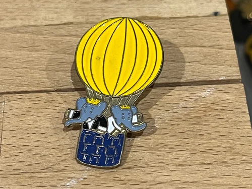 PINS PIN COMIC BOOK BABAR ELEPHANT ELEFAN HOT AIR BALLOON