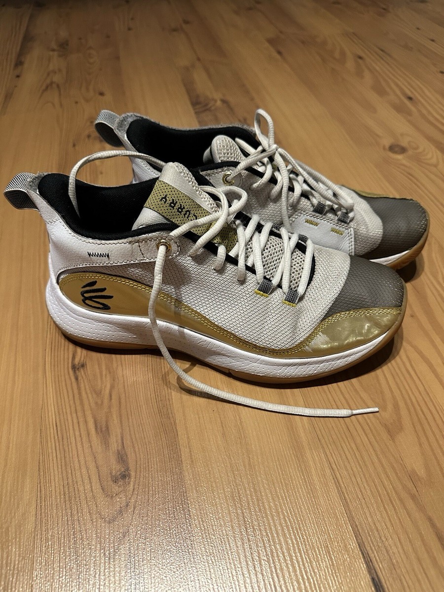 White Gold Steph Curry Under Armour 3Z5 Shoes 8.5 Mens / 10 Womens
