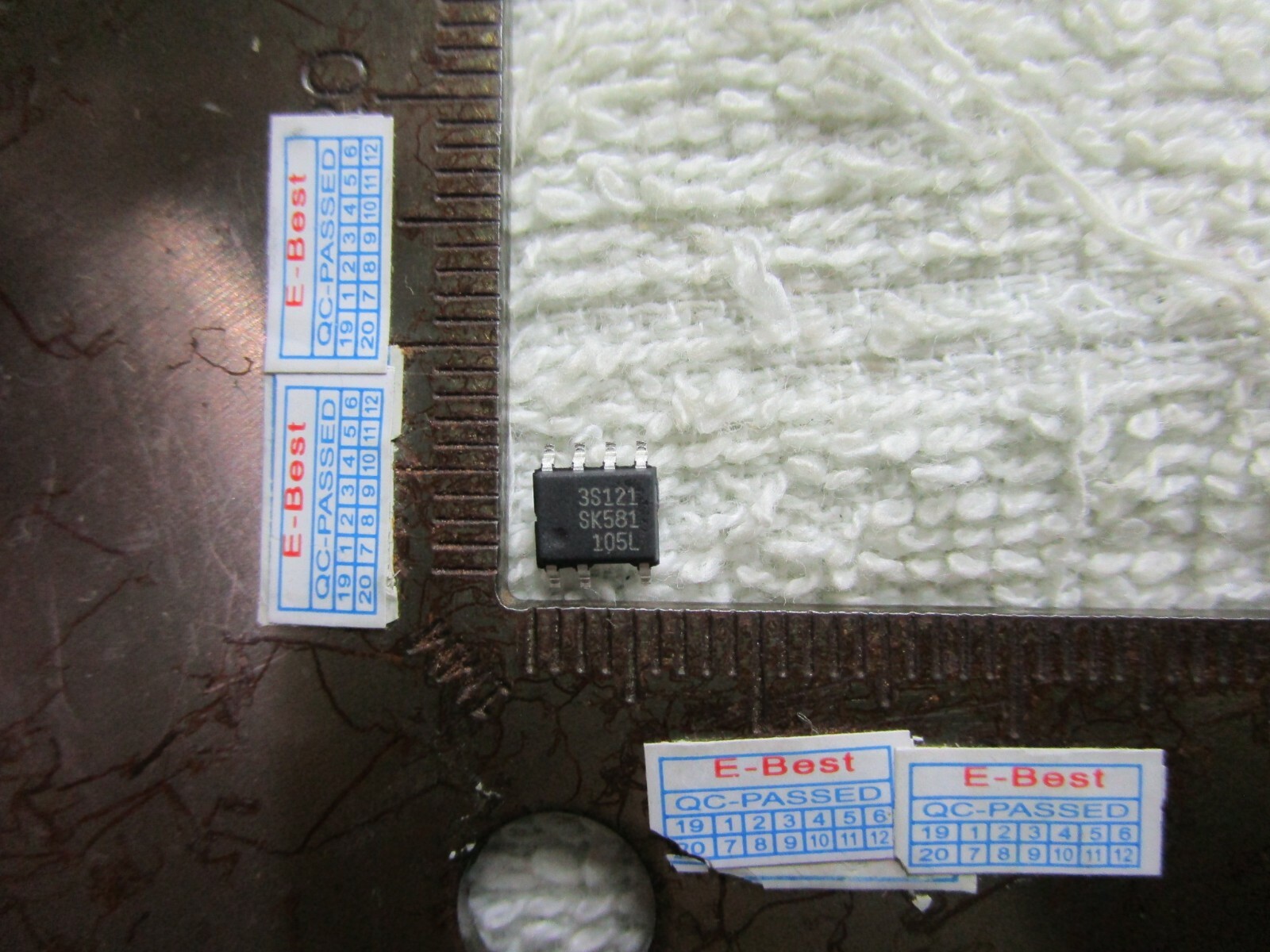 Kit 85 Pezzi Circuiti Integrati IC - 10 Tipi Inclusi NE555, LM324, LM393, UA741 Per Elettronica - Foto 10