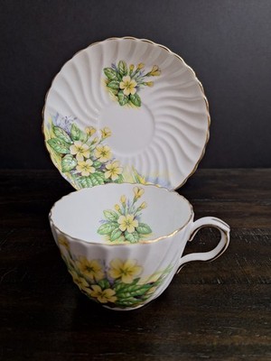 Vintage Aynsley Ruffle Bone China Teacup Set England Gold Primula Meadow 