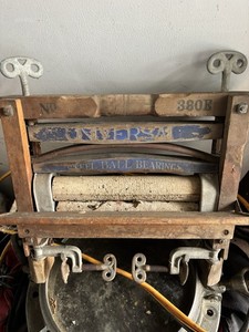 American Wringer Co. Universal 380E Manual Wood Clothes Wringer 1890-1919