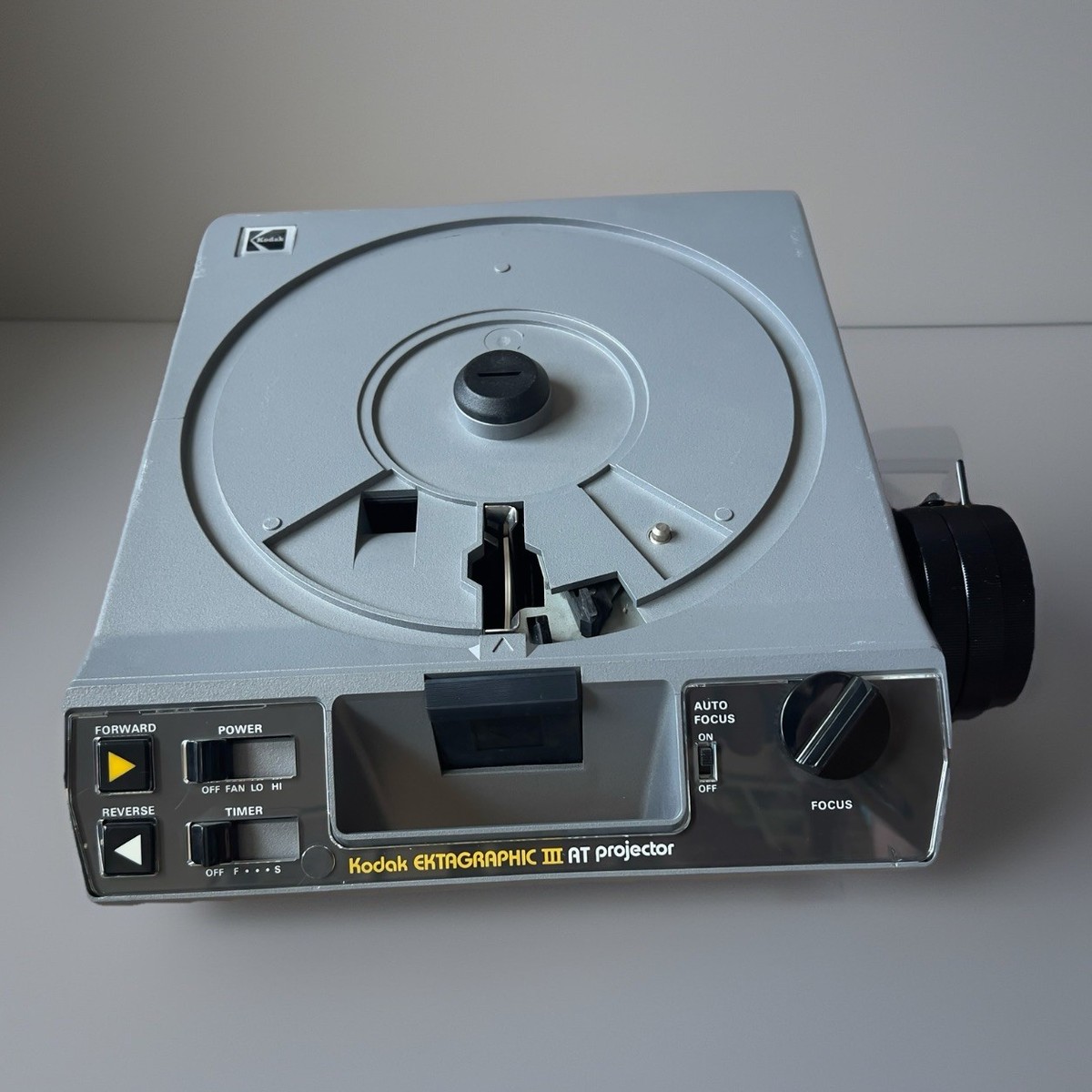 プロジェクター Kodak EKTAGRAPHIC III-J ATS projector Amazon.com: Kodak Ektagraphic III ATS Slide Projector with