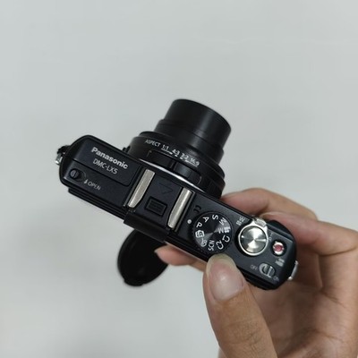 Panasonic LUMIX DMC-LX5 10.1MP 3.8X Optical Zoom Digital Camera