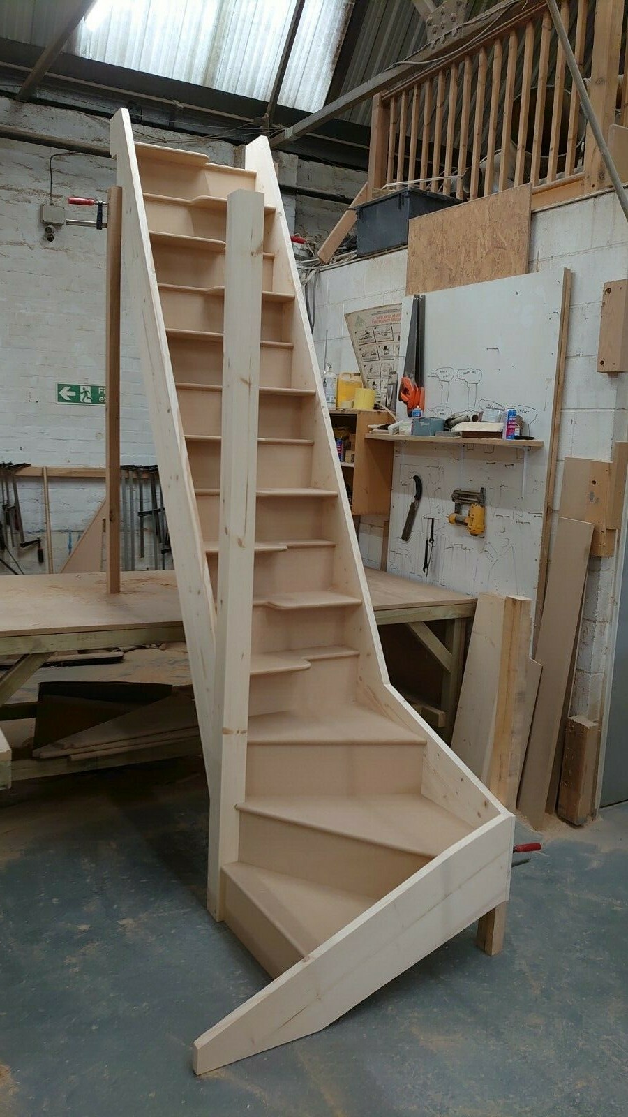 Basic Spacesaver with 3 Kite Winder Handrail Height Newel on Turn