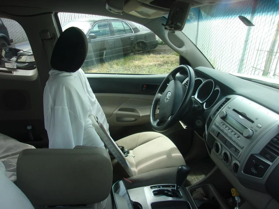 Used Front Right Door Interior Trim Panel fits: 2006 Toyota Tacoma  Grade A Foto 4 de 4