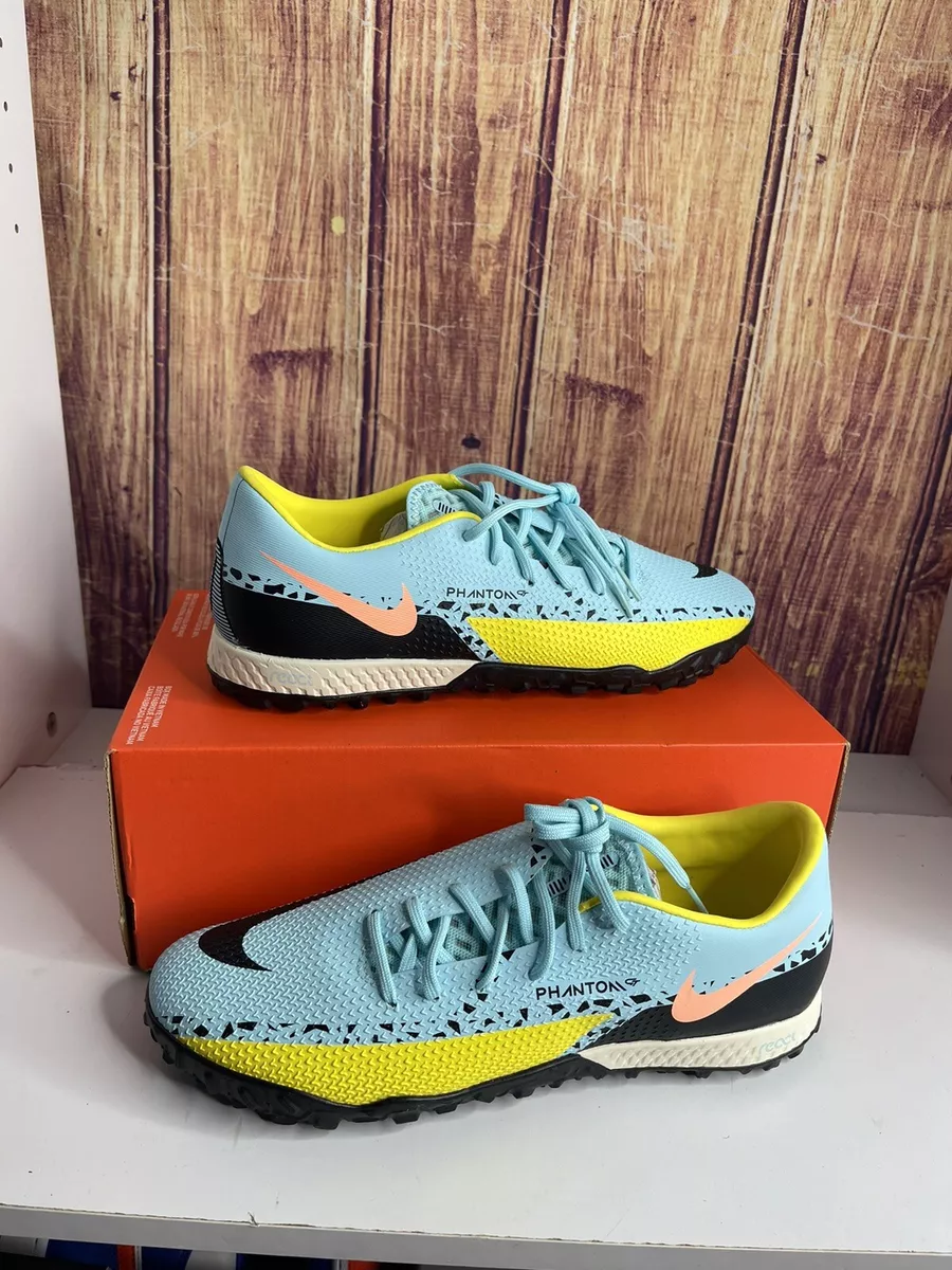 Sz 10.5 Nike React Phantom GT2 Pro TF Men's Soccer Cleats
