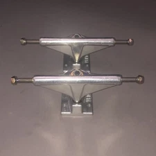 SET OF 2 VENTURE SKATEBOARD TRUCKS 5.2 HI Polished 8.0 Axle For 7.9 - 8.2 Board