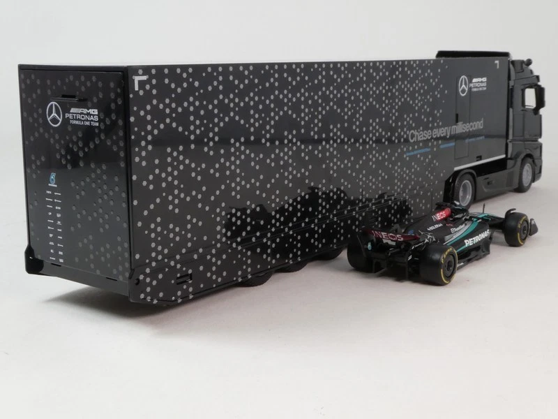 Burago Hauler Mercedes Actros Gigaspace + F1 W15 #63 Russell 2024 1/43 18-38402 - Immagine 2 di 4