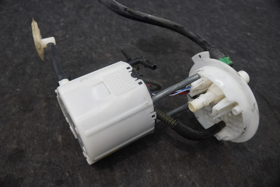 Gasoline Gas Fuel Tank Pump Sender 6.2L 84873936 OEM Chevrolet Camaro ZL1 2018 - Image 4 of 4