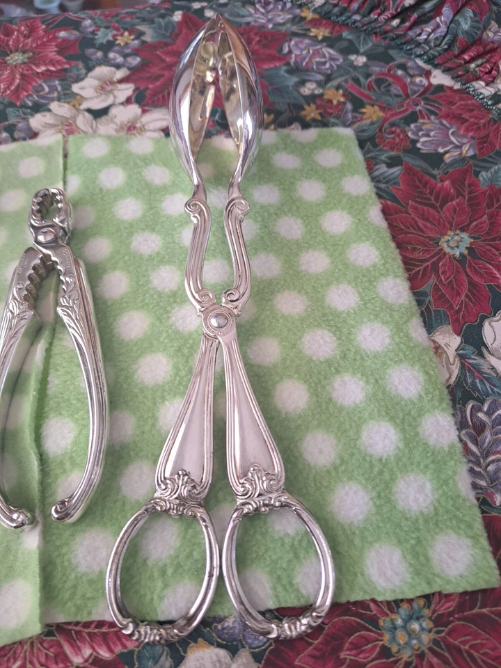 Pinças para salada, quebra-nozes e colher de frutas vermelhas folheadas a prata da Itália Gorham Heritage - Imagem 4 de 4