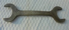 Ancienne et grande L : 35,1 cm clé plate de 60 mm et 70 mm en bronze fin XIXème