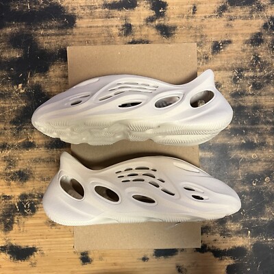 Yeezy Foam Runner Ararat White Size 9 G55486 Adidas Mens New FAST