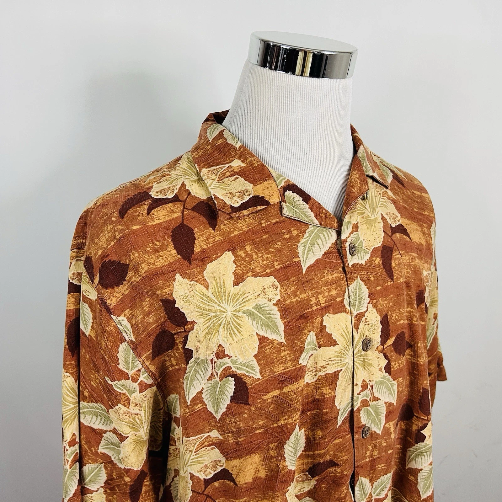 Tommy Bahama XL 100% Silk Hawaiian Aloha Shirt Floral Print Orange Yellow