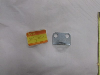 NOS SUZUKI RM100 RM125 44531-41300 - TANK BRACKET, LOWER LH