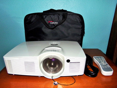 Optoma GT1080Darbee 1080p Projector Near Mint 2214 Hours! Small Issues