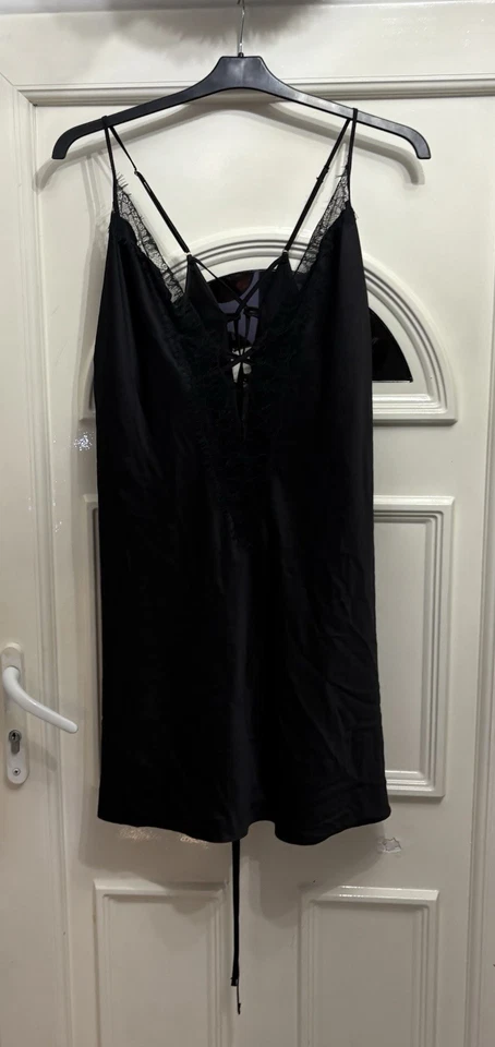 Ann Summers Cherryann lace trim satin chemise in black Xxl 20/22/24 2xl - Image 2 of 4