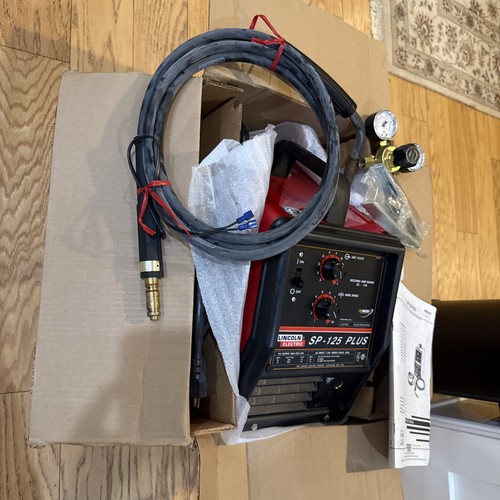 Lincoln Electric SP-125 Plus MIG Welder Kit 120V Wire Feed NEW NIB + EXTRAS - Picture 21 of 24