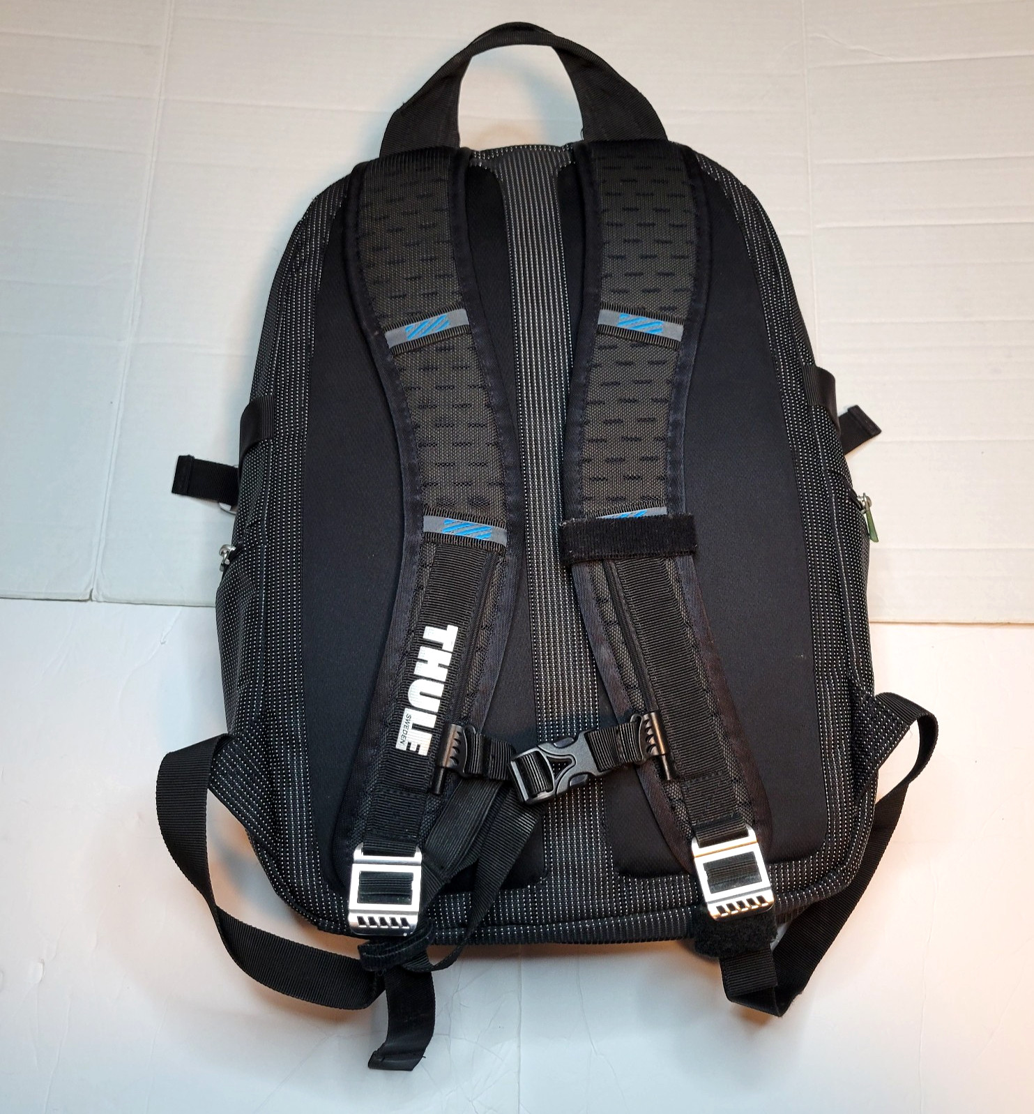 Thule Crossover 32L Backpack Black Sunglasses Pro… - image 3
