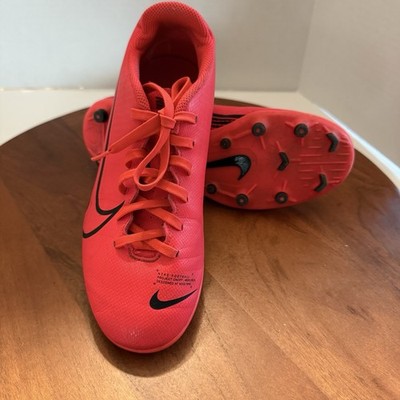Nike JR Vapor 13 Club FG/MG Merc 6Y Soccer Shoes Laser Crimson AT8161-606
