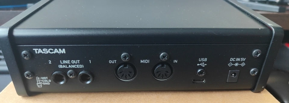 TASCAM US-2x2 HR USB Audio Midi Interface - Bild 2 von 4