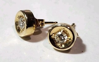 Schöne 14 Karat Gold Diamant Ohrringe 1 33 g