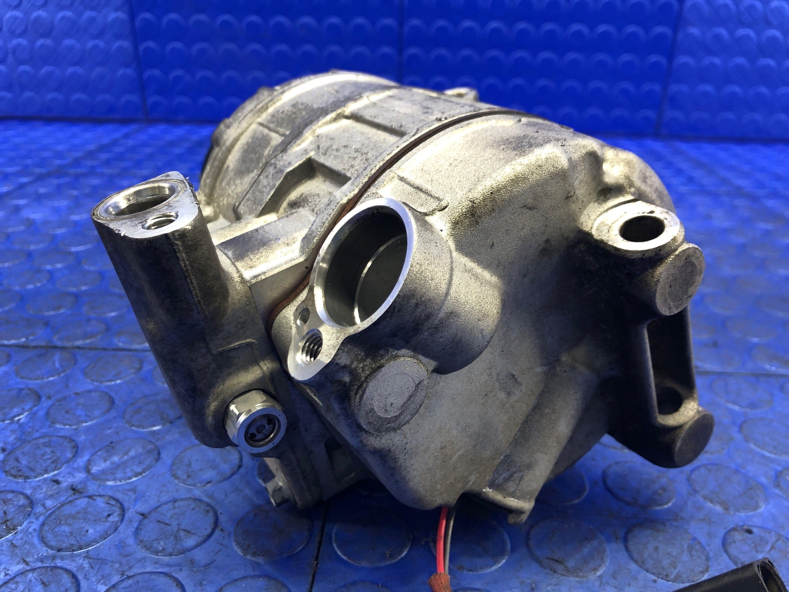 LAMBORGHINI GALLARDO OEM AC AIR CONDITIONING COMPRESSOR 400260805