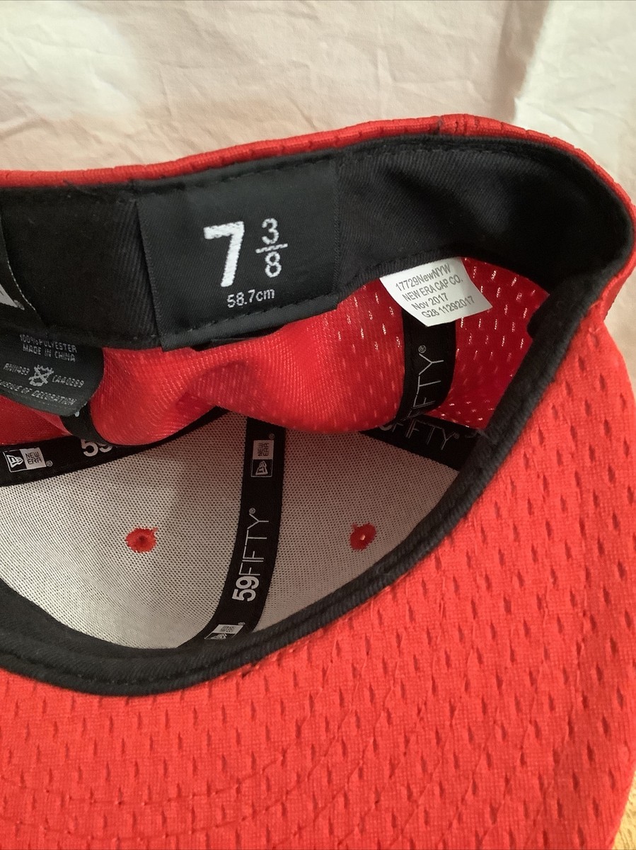 Supreme Mens Cap Mesh Fitted Hat 7-3/8 New Era Red Box Logo Supreme Mens Cap Mesh Fitted Hat 7-3/8 New Era Red Box Logo