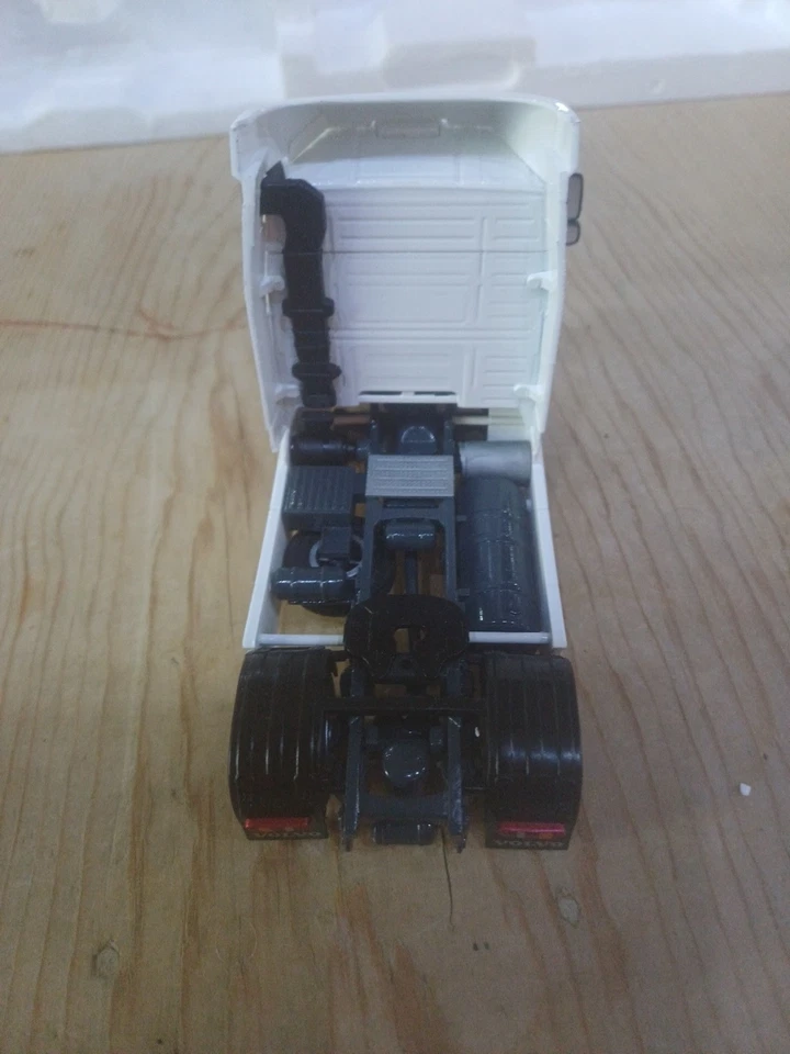 ELIGOR 1/43 CAMION VOLVO FH 480 remorque baché TRANSEUROP - Photo 3/4