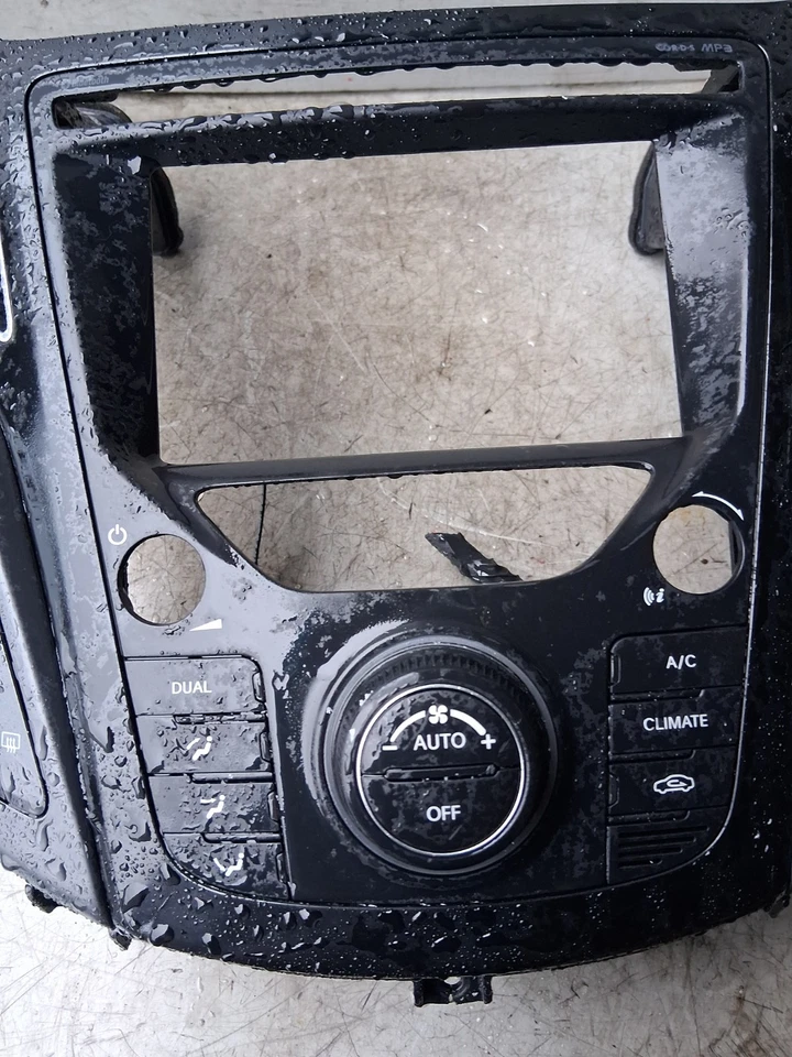 2017 HYUNDAI i40 DIGITAL HEATER CONTROL PANEL SWITCHES CLIMATE SWITCH - Image 4 of 4