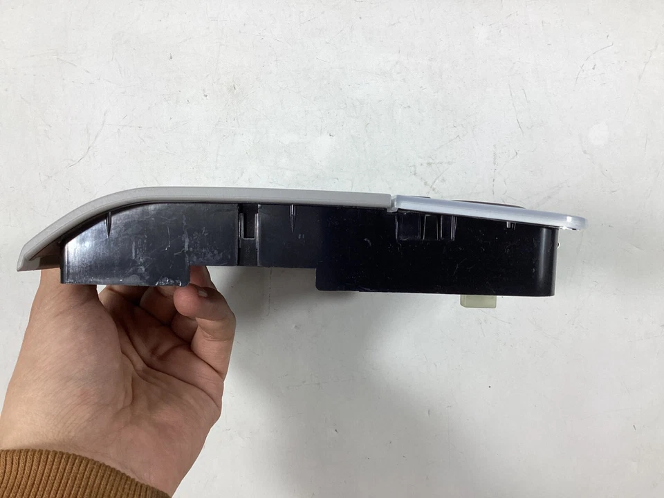 Lámpara de luz de lectura superior cúpula trasera BMW 328i 2007-2011 68296006 OEM. Foto 4 de 4